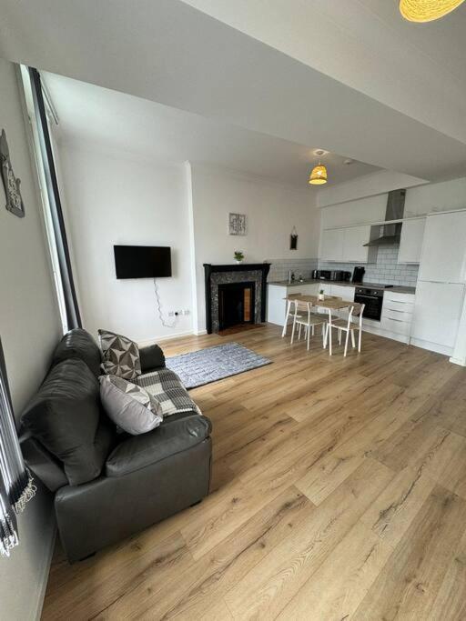 Spacious Flat In Sheffield City Center Gs304 Buitenkant foto